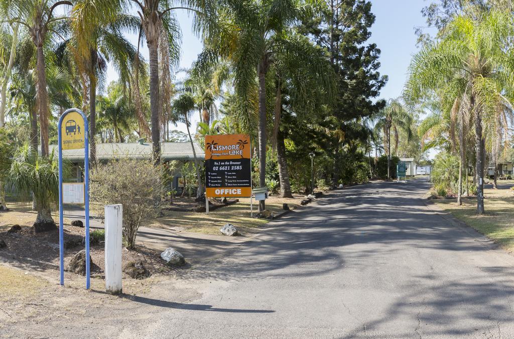 Lismore Lake Holiday Park ภายนอก รูปภาพ