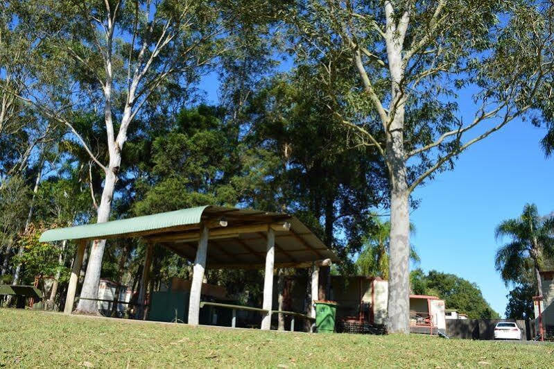 Lismore Lake Holiday Park ภายนอก รูปภาพ