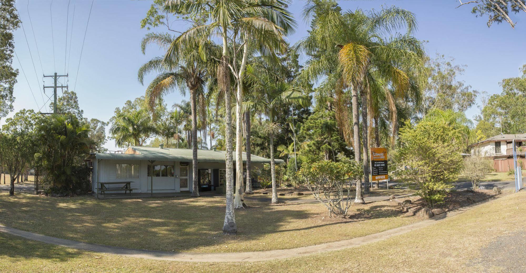 Lismore Lake Holiday Park ภายนอก รูปภาพ